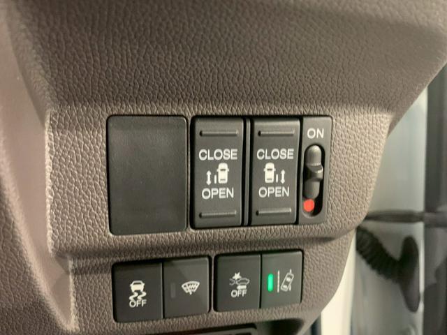 フリードハイブリッド ハイブリッド・Ｇホンダセンシング　両側電動スライドドア　シートヒーター　メモリナビ　軽減ブレーキ　キーフリーシステム　ＤＶＤ再生可能　サイドカーテンエアバック　ＥＣＯＮ　後カメラ　Ａクルーズ　地デジフルセグＴＶ　ＬＥＤヘッドランプ（17枚目）