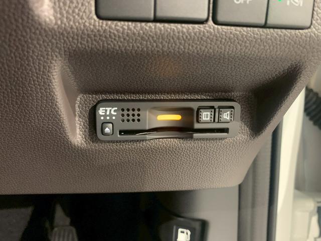 フリードハイブリッド ハイブリッド・Ｇホンダセンシング　両側電動スライドドア　シートヒーター　メモリナビ　軽減ブレーキ　キーフリーシステム　ＤＶＤ再生可能　サイドカーテンエアバック　ＥＣＯＮ　後カメラ　Ａクルーズ　地デジフルセグＴＶ　ＬＥＤヘッドランプ（18枚目）