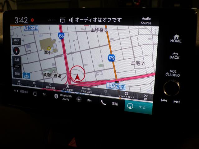 ヴェゼル ｅ：ＨＥＶＺ　Ｂｌｕｅｔｏｏｔｈ接続電動リアゲートシートヒーターワイヤレス充電器ドラレコＥＴＣインターナビフルセグＴＶ純正アルミホイールスマートキー　衝突回避支援ブレーキ機能　スマキ　Ｐトランク　フルオートエアコン（5枚目）