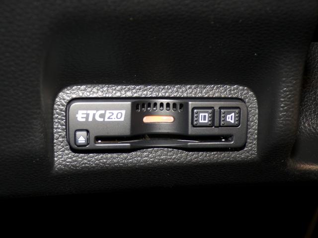 ヴェゼル ｅ：ＨＥＶＺ　Ｂｌｕｅｔｏｏｔｈ接続電動リアゲートシートヒーターワイヤレス充電器ドラレコＥＴＣインターナビフルセグＴＶ純正アルミホイールスマートキー　衝突回避支援ブレーキ機能　スマキ　Ｐトランク　フルオートエアコン（14枚目）