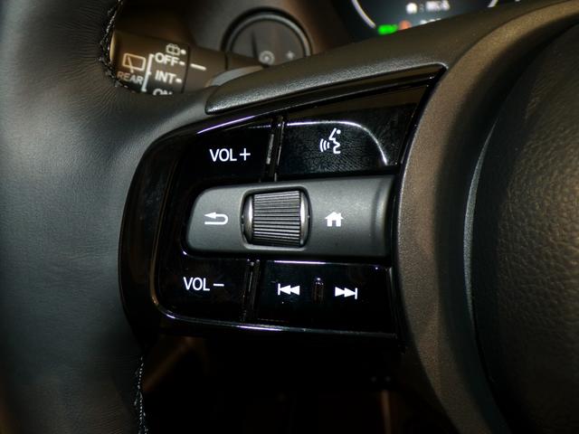 ヴェゼル ｅ：ＨＥＶＺ　Ｂｌｕｅｔｏｏｔｈ接続電動リアゲートシートヒーターワイヤレス充電器ドラレコＥＴＣインターナビフルセグＴＶ純正アルミホイールスマートキー　衝突回避支援ブレーキ機能　スマキ　Ｐトランク　フルオートエアコン（19枚目）