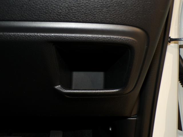 ヴェゼル ｅ：ＨＥＶＺ　Ｂｌｕｅｔｏｏｔｈ接続電動リアゲートシートヒーターワイヤレス充電器ドラレコＥＴＣインターナビフルセグＴＶ純正アルミホイールスマートキー　衝突回避支援ブレーキ機能　スマキ　Ｐトランク　フルオートエアコン（27枚目）