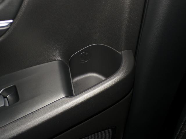 ヴェゼル ｅ：ＨＥＶＺ　Ｂｌｕｅｔｏｏｔｈ接続電動リアゲートシートヒーターワイヤレス充電器ドラレコＥＴＣインターナビフルセグＴＶ純正アルミホイールスマートキー　衝突回避支援ブレーキ機能　スマキ　Ｐトランク　フルオートエアコン（31枚目）