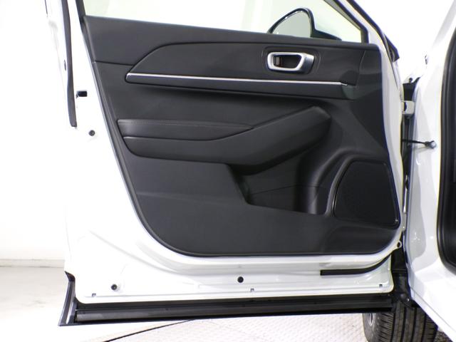 ヴェゼル ｅ：ＨＥＶＺ　Ｂｌｕｅｔｏｏｔｈ接続電動リアゲートシートヒーターワイヤレス充電器ドラレコＥＴＣインターナビフルセグＴＶ純正アルミホイールスマートキー　衝突回避支援ブレーキ機能　スマキ　Ｐトランク　フルオートエアコン（36枚目）