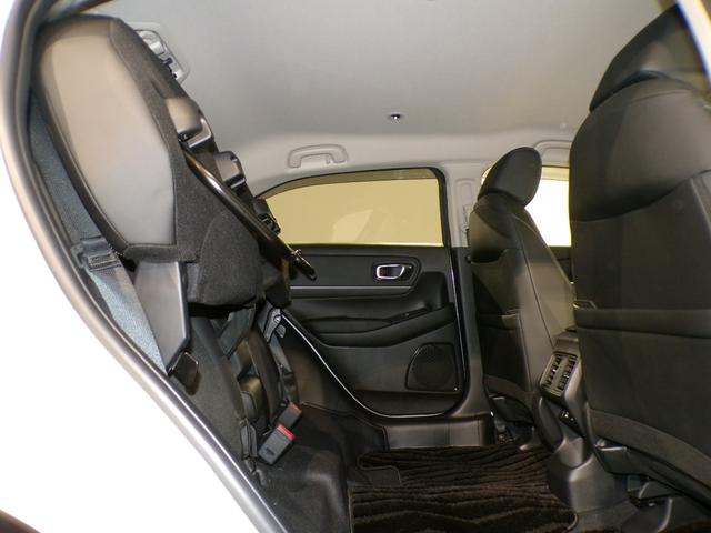 ヴェゼル ｅ：ＨＥＶＺ　Ｂｌｕｅｔｏｏｔｈ接続電動リアゲートシートヒーターワイヤレス充電器ドラレコＥＴＣインターナビフルセグＴＶ純正アルミホイールスマートキー　衝突回避支援ブレーキ機能　スマキ　Ｐトランク　フルオートエアコン（42枚目）