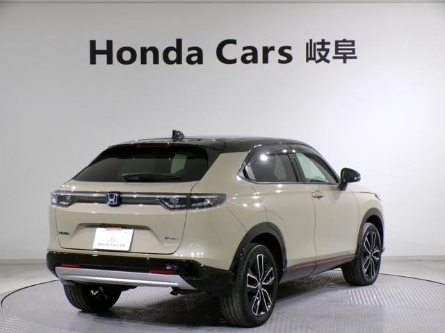 ヴェゼル ｅ：ＨＥＶＰＬａＹ　Ｂｌｕｅｔｏｏｔｈ接続全周囲カメラ電動リアゲートシートヒーターワイヤレス充電器ドラレコＥＴＣインターナビフルセグＴＶ純正アルミホイールスマートキー　衝突被害軽減ブレーキ　カーテンエアバッグ　Ｐセンサー（2枚目）