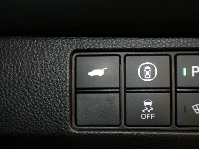 ヴェゼル ｅ：ＨＥＶＰＬａＹ　Ｂｌｕｅｔｏｏｔｈ接続全周囲カメラ電動リアゲートシートヒーターワイヤレス充電器ドラレコＥＴＣインターナビフルセグＴＶ純正アルミホイールスマートキー　衝突被害軽減ブレーキ　カーテンエアバッグ　Ｐセンサー（12枚目）