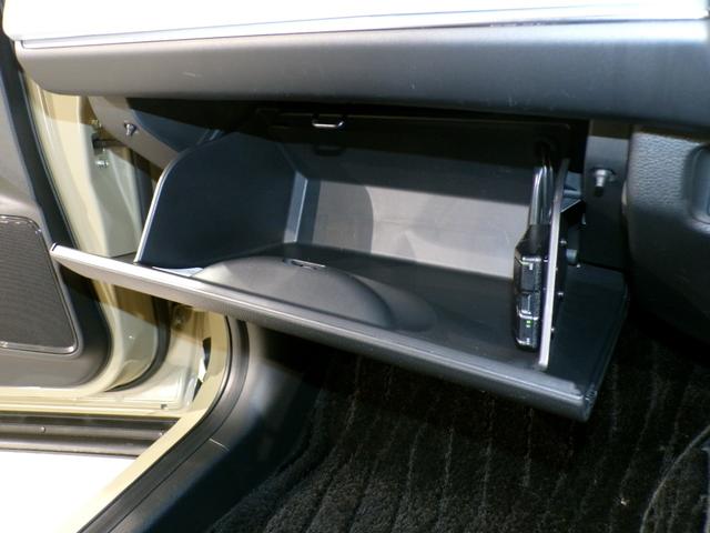 ヴェゼル ｅ：ＨＥＶＰＬａＹ　Ｂｌｕｅｔｏｏｔｈ接続全周囲カメラ電動リアゲートシートヒーターワイヤレス充電器ドラレコＥＴＣインターナビフルセグＴＶ純正アルミホイールスマートキー　衝突被害軽減ブレーキ　カーテンエアバッグ　Ｐセンサー（31枚目）