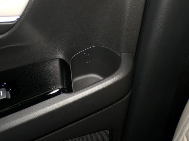 ヴェゼル ｅ：ＨＥＶＰＬａＹ　Ｂｌｕｅｔｏｏｔｈ接続全周囲カメラ電動リアゲートシートヒーターワイヤレス充電器ドラレコＥＴＣインターナビフルセグＴＶ純正アルミホイールスマートキー　衝突被害軽減ブレーキ　カーテンエアバッグ　Ｐセンサー（33枚目）