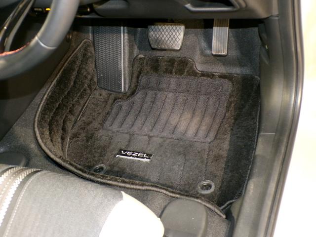 ヴェゼル ｅ：ＨＥＶＰＬａＹ　Ｂｌｕｅｔｏｏｔｈ接続全周囲カメラ電動リアゲートシートヒーターワイヤレス充電器ドラレコＥＴＣインターナビフルセグＴＶ純正アルミホイールスマートキー　衝突被害軽減ブレーキ　カーテンエアバッグ　Ｐセンサー（35枚目）