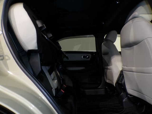 ヴェゼル ｅ：ＨＥＶＰＬａＹ　Ｂｌｕｅｔｏｏｔｈ接続全周囲カメラ電動リアゲートシートヒーターワイヤレス充電器ドラレコＥＴＣインターナビフルセグＴＶ純正アルミホイールスマートキー　衝突被害軽減ブレーキ　カーテンエアバッグ　Ｐセンサー（44枚目）