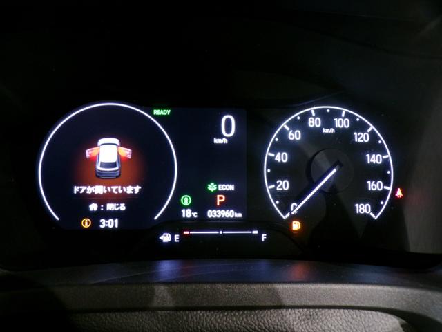 ヴェゼル ｅ：ＨＥＶＰＬａＹ　Ｂｌｕｅｔｏｏｔｈ接続全周囲カメラ電動リアゲートシートヒーターワイヤレス充電器ドラレコＥＴＣインターナビフルセグＴＶ純正アルミホイールスマートキー　衝突被害軽減ブレーキ　カーテンエアバッグ　Ｐセンサー（60枚目）