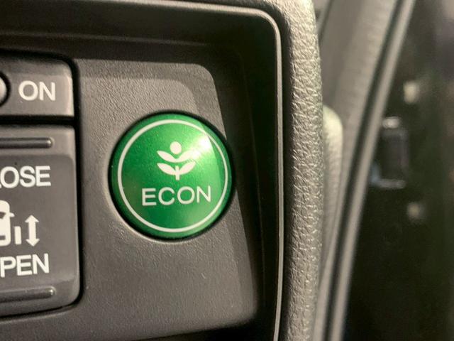 オデッセイ アブソルート　フルセグＴＶ　リアモニター　３列シート　両側電動スライドドア　スマートキー＆プッシュスタート　盗難防止　クルーズＣ　リアカメラ　ＥＴＣ装備　ナビＴＶ　ＬＥＤヘッドランプ　運転席エアバック　ＤＶＤ視聴（14枚目）