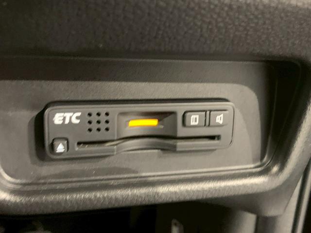 オデッセイ アブソルート　フルセグＴＶ　リアモニター　３列シート　両側電動スライドドア　スマートキー＆プッシュスタート　盗難防止　クルーズＣ　リアカメラ　ＥＴＣ装備　ナビＴＶ　ＬＥＤヘッドランプ　運転席エアバック　ＤＶＤ視聴（15枚目）