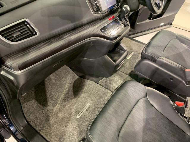 オデッセイ アブソルート　フルセグＴＶ　リアモニター　３列シート　両側電動スライドドア　スマートキー＆プッシュスタート　盗難防止　クルーズＣ　リアカメラ　ＥＴＣ装備　ナビＴＶ　ＬＥＤヘッドランプ　運転席エアバック　ＤＶＤ視聴（20枚目）