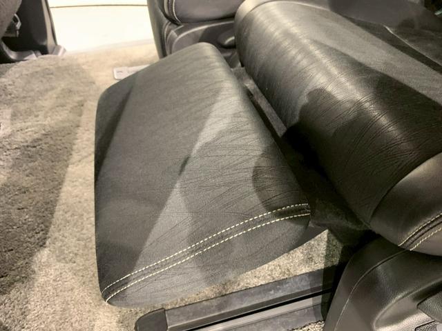 オデッセイ アブソルート　フルセグＴＶ　リアモニター　３列シート　両側電動スライドドア　スマートキー＆プッシュスタート　盗難防止　クルーズＣ　リアカメラ　ＥＴＣ装備　ナビＴＶ　ＬＥＤヘッドランプ　運転席エアバック　ＤＶＤ視聴（22枚目）