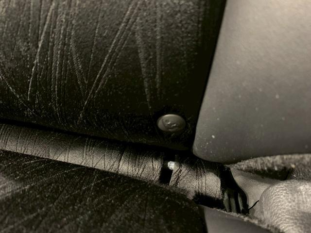 オデッセイ アブソルート　フルセグＴＶ　リアモニター　３列シート　両側電動スライドドア　スマートキー＆プッシュスタート　盗難防止　クルーズＣ　リアカメラ　ＥＴＣ装備　ナビＴＶ　ＬＥＤヘッドランプ　運転席エアバック　ＤＶＤ視聴（23枚目）