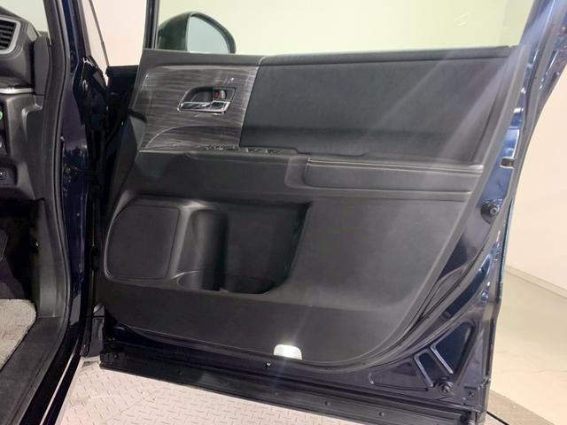 オデッセイ アブソルート　フルセグＴＶ　リアモニター　３列シート　両側電動スライドドア　スマートキー＆プッシュスタート　盗難防止　クルーズＣ　リアカメラ　ＥＴＣ装備　ナビＴＶ　ＬＥＤヘッドランプ　運転席エアバック　ＤＶＤ視聴（28枚目）