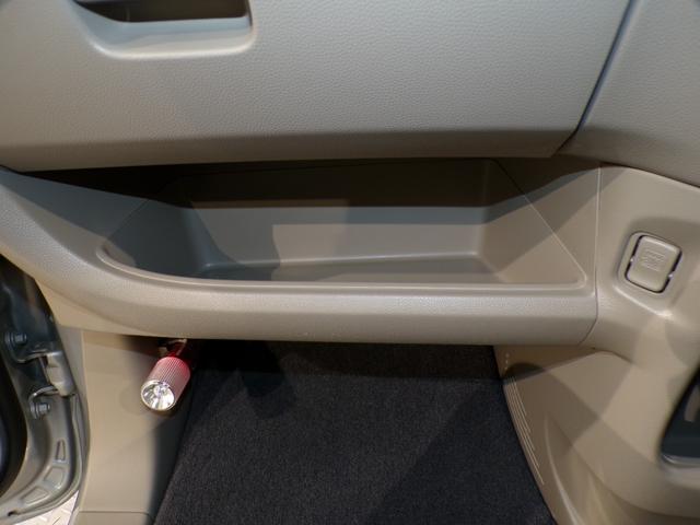 N-ONE G スマートキーCD Sキー オ-トエアコン メンテナンスノート 後カメラ 禁煙 アイドリングストップ機能 イモビライザ 横滑防止 キーレス 運転席エアバック 運転席助手席エアバック ABS PW PS(16枚目)