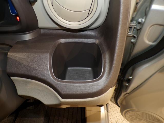 N-ONE G スマートキーCD Sキー オ-トエアコン メンテナンスノート 後カメラ 禁煙 アイドリングストップ機能 イモビライザ 横滑防止 キーレス 運転席エアバック 運転席助手席エアバック ABS PW PS(19枚目)