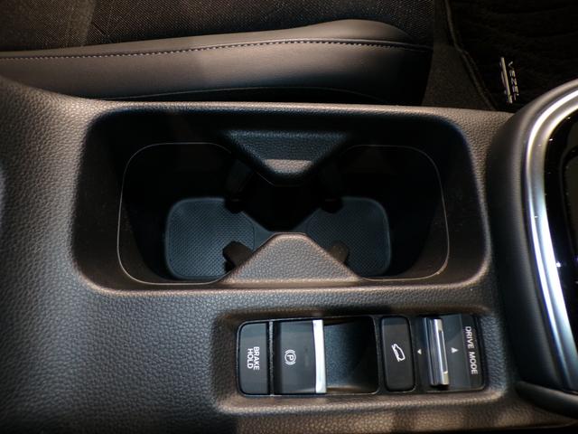 ヴェゼル ｅ：ＨＥＶＺ　Ｂｌｕｅｔｏｏｔｈ接続電動リアゲートシートヒータードラレコＥＴＣインターナビフルセグＴＶ純正アルミホイールスマートキー　衝突回避支援ブレーキ機能　スマキ　Ｐトランク　フルオートエアコン　Ｄレコ　Ｒカメ（32枚目）