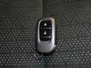 【スマートキー】スマートキー付ですのでエンジン始動、ドアロック施錠・解錠が楽です。鍵を取り出す手間が省けて便利です!