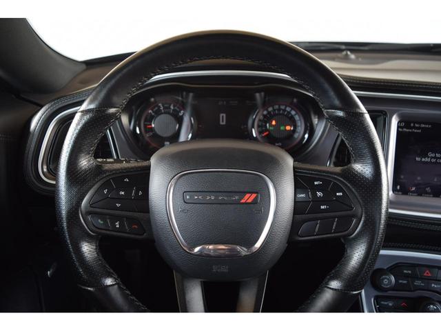 ダッジ・チャレンジャー 　Ｒ／Ｔ　プラスパッケージ　新車並行車　ＭＴモデル　アルカンターラレザーシート　シートヒーター　ベンチレーション　　サンルーフ　ブラックＴＯＰパッケージ　ブレンボブレーキ　走行証明書　自社輸入車輛（11枚目）