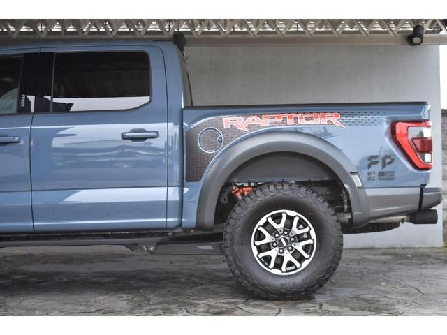 Ｆ－１５０ 　ラプター　クルーキャブ　４ＷＤ　パノラマルーフ　１２インチモニター　３６０度カメラ　レザーシート　可変マフラー　Ｂ＆Ｏサウンドシステム　パワーリアゲート　ラプターグラフィック（44枚目）