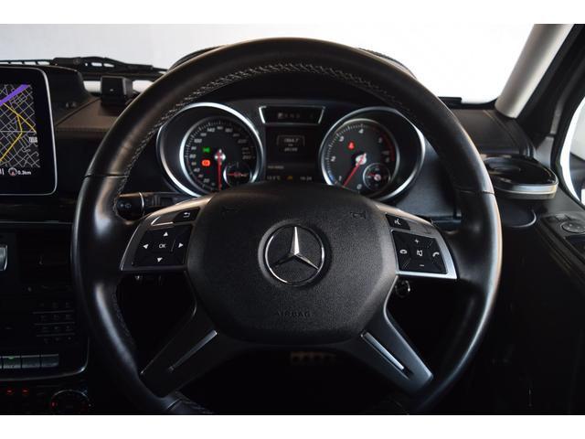 Ｇクラス Ｇ３５０ｄ　ラグジュアリーパッケージ　最終モデル　サンルーフ　レザーシート　前後シートヒーター　ハーマンカードン　８インチ後期モニター　デジタルインナーミラー　ドリンクホルダー　パドルシフト　ＲＴタイヤ（12枚目）