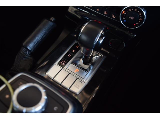 Ｇクラス Ｇ３５０ｄ　ラグジュアリーパッケージ　最終モデル　サンルーフ　レザーシート　前後シートヒーター　ハーマンカードン　８インチ後期モニター　デジタルインナーミラー　ドリンクホルダー　パドルシフト　ＲＴタイヤ（18枚目）
