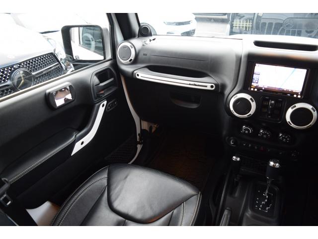 ジープ・ラングラーアンリミテッド ポーラーエディション　１５０台限定車　ステッチ入りレザーシート　シートヒーター　専用１８インチＡＷ　ナビ　ＴＶ　バックカメラ　ハードスペアタイヤカバー　グロスブラックＪＥＥＰバッジ　ラバーマット　ドラレコ　ＥＴＣ（46枚目）
