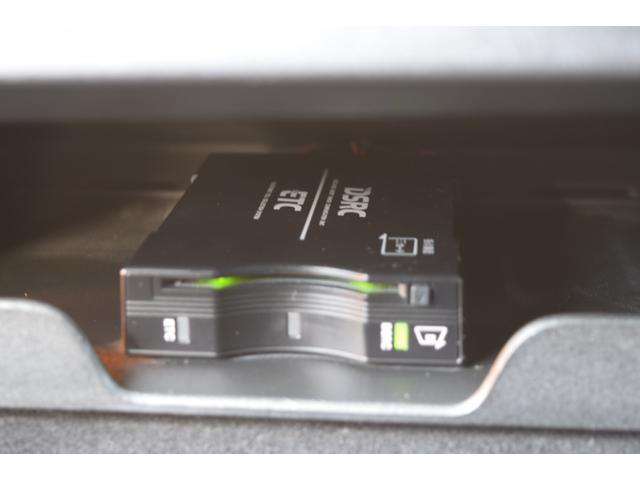 ジープ・グランドチェロキー ラレード　下取車　８．４インチＵコネクトナビ　ＴＶ　バックモニター　電動格納ミラー　パドルシフト　１８インチＡＷ　ルーフレール　ＥＴＣ　取説　スペアキー有（43枚目）