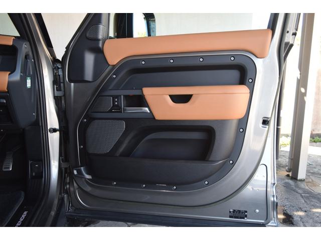 ディフェンダー １１０Ｘ－ダイナミックＨＳＥ　Ｄ３００　シリコンシルバー　ビンテージタンレザーカラー　パノラマサンルーフ　コールドクライメイトパック　３ゾーンエアコン　サイドステップ　同色背面タイヤカバーブラックエクステリアパック　ドライブレコーダー（40枚目）