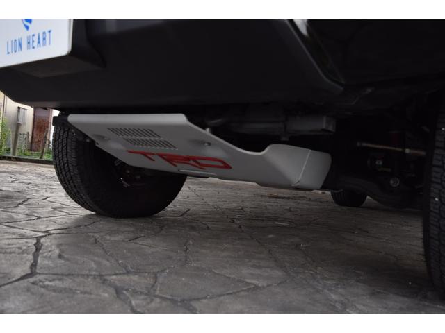 タコマ 　ダブルキャブ　ＴＲＤ　ＰＲＯ　２０２２年モデル　ＴＲＤＦＯＸサスペンション　ＴＲＤマフラー　専用レザーシート　サンルーフ　３６０度カメラ　ＪＢＬサウンド　純正鍛造１６インチＡＷ　カープレイ（12枚目）