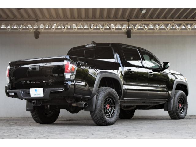 タコマ 　ダブルキャブ　ＴＲＤ　ＰＲＯ　２０２２年モデル　ＴＲＤＦＯＸサスペンション　ＴＲＤマフラー　専用レザーシート　サンルーフ　３６０度カメラ　ＪＢＬサウンド　純正鍛造１６インチＡＷ　カープレイ（13枚目）