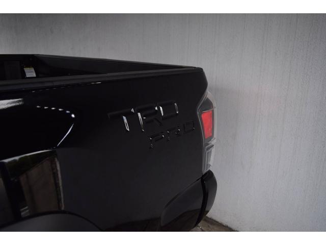 タコマ 　ダブルキャブ　ＴＲＤ　ＰＲＯ　２０２２年モデル　ＴＲＤＦＯＸサスペンション　ＴＲＤマフラー　専用レザーシート　サンルーフ　３６０度カメラ　ＪＢＬサウンド　純正鍛造１６インチＡＷ　カープレイ（15枚目）
