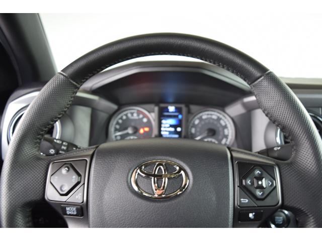 タコマ 　ダブルキャブ　ＴＲＤ　ＰＲＯ　２０２２年モデル　ＴＲＤＦＯＸサスペンション　ＴＲＤマフラー　専用レザーシート　サンルーフ　３６０度カメラ　ＪＢＬサウンド　純正鍛造１６インチＡＷ　カープレイ（16枚目）