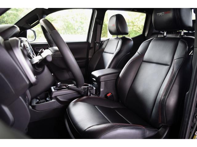 タコマ 　ダブルキャブ　ＴＲＤ　ＰＲＯ　２０２２年モデル　ＴＲＤＦＯＸサスペンション　ＴＲＤマフラー　専用レザーシート　サンルーフ　３６０度カメラ　ＪＢＬサウンド　純正鍛造１６インチＡＷ　カープレイ（18枚目）