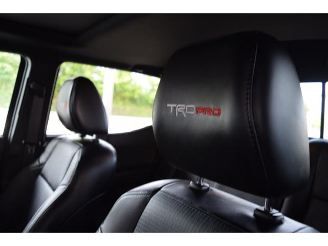 タコマ 　ダブルキャブ　ＴＲＤ　ＰＲＯ　２０２２年モデル　ＴＲＤＦＯＸサスペンション　ＴＲＤマフラー　専用レザーシート　サンルーフ　３６０度カメラ　ＪＢＬサウンド　純正鍛造１６インチＡＷ　カープレイ（19枚目）