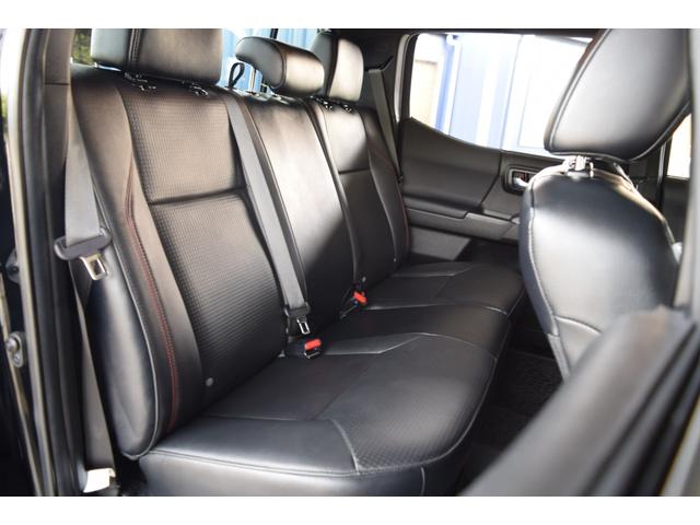 タコマ 　ダブルキャブ　ＴＲＤ　ＰＲＯ　２０２２年モデル　ＴＲＤＦＯＸサスペンション　ＴＲＤマフラー　専用レザーシート　サンルーフ　３６０度カメラ　ＪＢＬサウンド　純正鍛造１６インチＡＷ　カープレイ（26枚目）