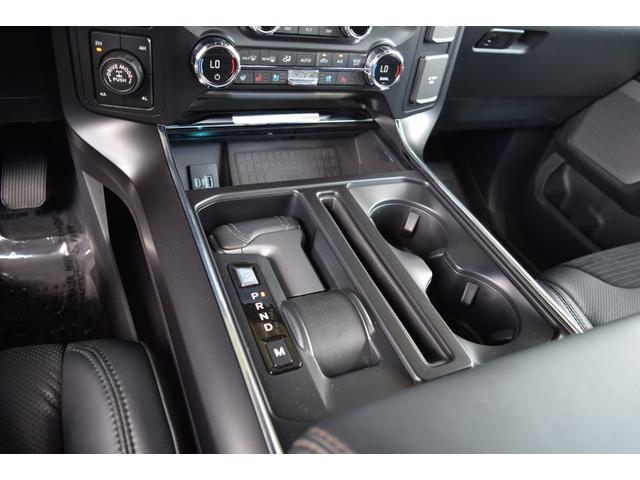 Ｆ－１５０ ＳＶＴ　ラプター　クルーキャブ　４ＷＤ　新車並行車　８０１Ａ　ＨＩＧＨパッケージ　ツインパネルムーンルーフ　可変バルブエギゾースト　三つ折りトノカバー　パワーテールゲートリリース　３６０度カメラ　鍛造１７インチＡＷ（24枚目）