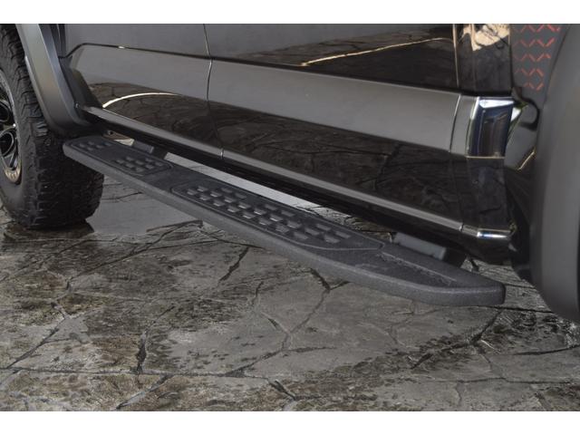 Ｆ－１５０ ＳＶＴ　ラプター　クルーキャブ　４ＷＤ　新車並行車　８０１Ａ　ＨＩＧＨパッケージ　ツインパネルムーンルーフ　可変バルブエギゾースト　三つ折りトノカバー　パワーテールゲートリリース　３６０度カメラ　鍛造１７インチＡＷ（28枚目）
