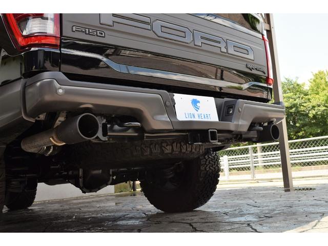Ｆ－１５０ ＳＶＴ　ラプター　クルーキャブ　４ＷＤ　新車並行車　８０１Ａ　ＨＩＧＨパッケージ　ツインパネルムーンルーフ　可変バルブエギゾースト　三つ折りトノカバー　パワーテールゲートリリース　３６０度カメラ　鍛造１７インチＡＷ（46枚目）