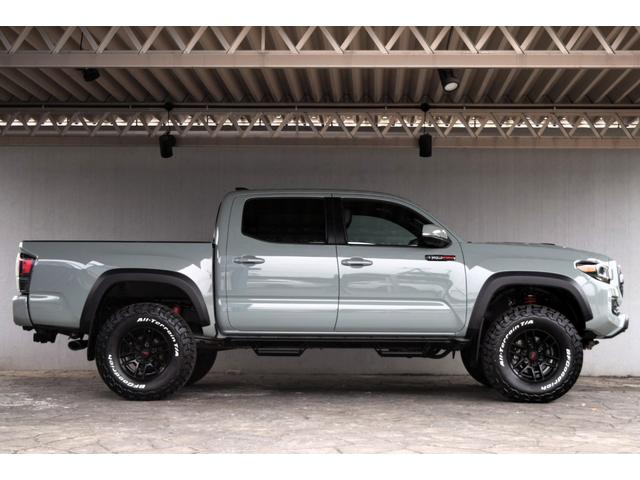 タコマ  ダブルキャブ TRD PRO 新車並行車 4WD ワンオーナー ルナロックカラー レザーシート サンルーフ サイドステップ リフトアップ FOX専用サス JBLサウンド ベッドステップ TRDマフラー(7枚目)