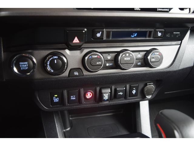 タコマ  ダブルキャブ TRD PRO 新車並行車 4WD ワンオーナー ルナロックカラー レザーシート サンルーフ サイドステップ リフトアップ FOX専用サス JBLサウンド ベッドステップ TRDマフラー(19枚目)
