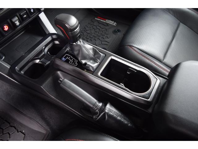 タコマ  ダブルキャブ TRD PRO 新車並行車 4WD ワンオーナー ルナロックカラー レザーシート サンルーフ サイドステップ リフトアップ FOX専用サス JBLサウンド ベッドステップ TRDマフラー(20枚目)