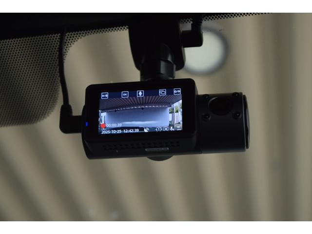 タコマ  ダブルキャブ TRD PRO 新車並行車 4WD ワンオーナー ルナロックカラー レザーシート サンルーフ サイドステップ リフトアップ FOX専用サス JBLサウンド ベッドステップ TRDマフラー(21枚目)