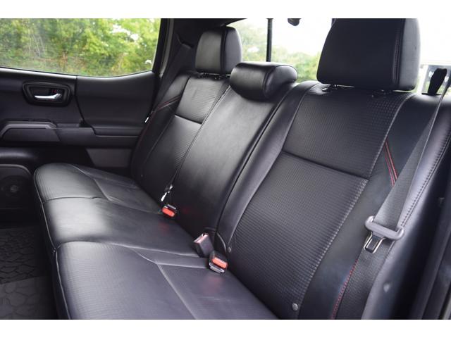 タコマ  ダブルキャブ TRD PRO 新車並行車 4WD ワンオーナー ルナロックカラー レザーシート サンルーフ サイドステップ リフトアップ FOX専用サス JBLサウンド ベッドステップ TRDマフラー(22枚目)