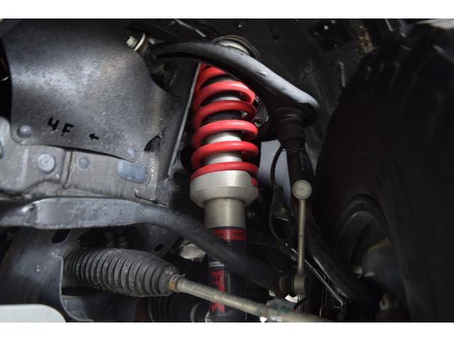 タコマ  ダブルキャブ TRD PRO 新車並行車 4WD ワンオーナー ルナロックカラー レザーシート サンルーフ サイドステップ リフトアップ FOX専用サス JBLサウンド ベッドステップ TRDマフラー(23枚目)