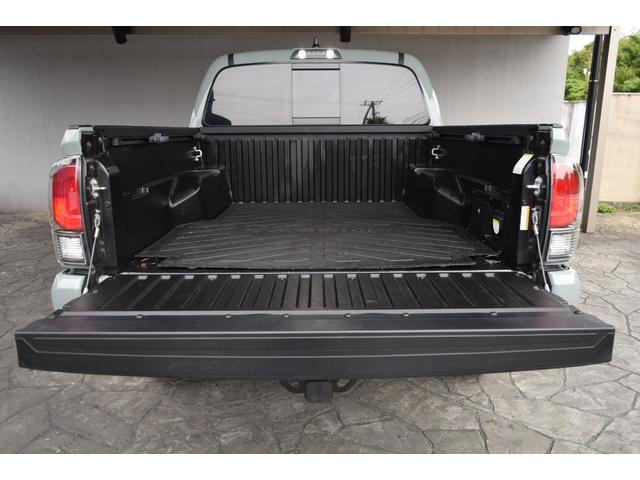 タコマ  ダブルキャブ TRD PRO 新車並行車 4WD ワンオーナー ルナロックカラー レザーシート サンルーフ サイドステップ リフトアップ FOX専用サス JBLサウンド ベッドステップ TRDマフラー(24枚目)